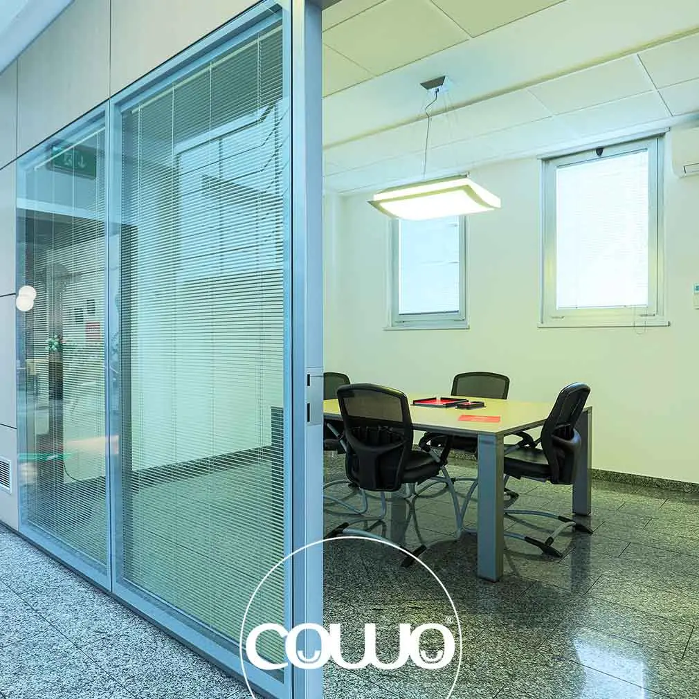 coworking-legnano-sala-riunioni2-AQ8A1403